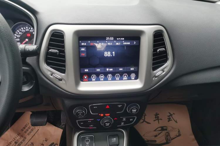 Used Jeep Compass 2019 220T Automatic Enjoyment Version Audio And AC Panel