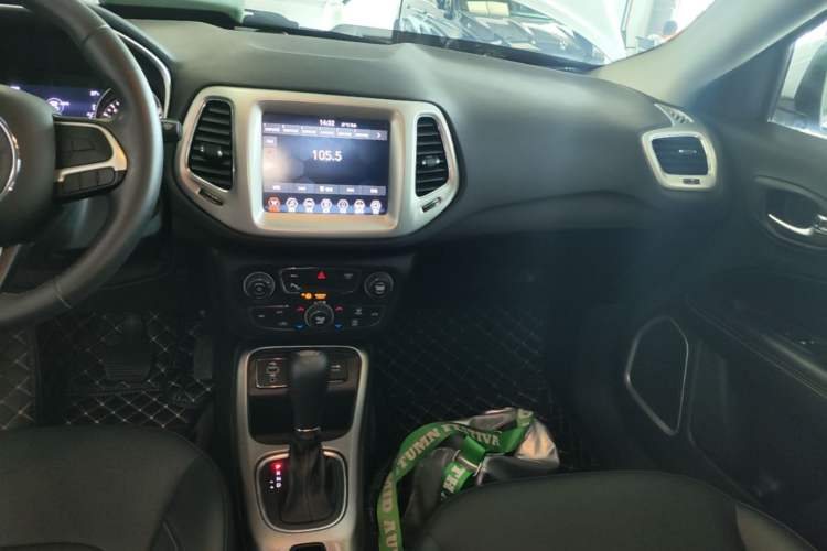 Used Jeep Compass 2019 200T Automatic Family Edition - Connected Large Screen Version Audio And AC Panel