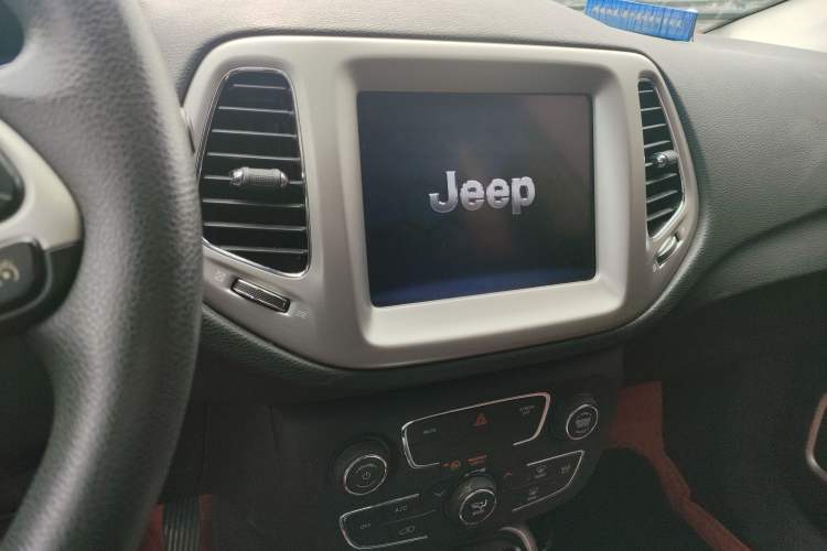 Used Jeep Compass 2019 220T Automatic Enjoyment Version Audio And AC Panel