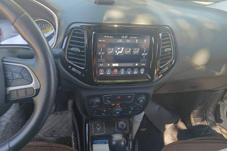 Used Jeep Compass 2019 220T Automatic Home Enjoy Cool Edition Audio And AC Panel