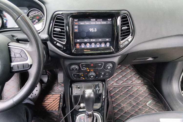 Used Jeep Compass 2019 220T Automatic Family Edition Audio And AC Panel