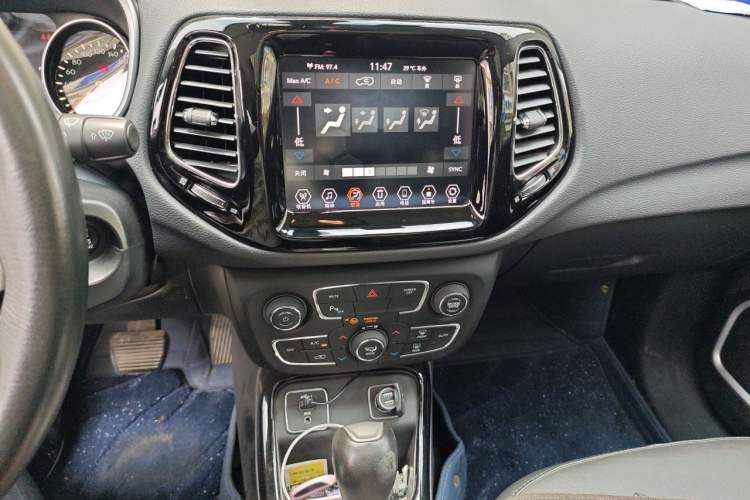 Used Jeep Compass 2019 220T Automatic Family Edition Audio And AC Panel
