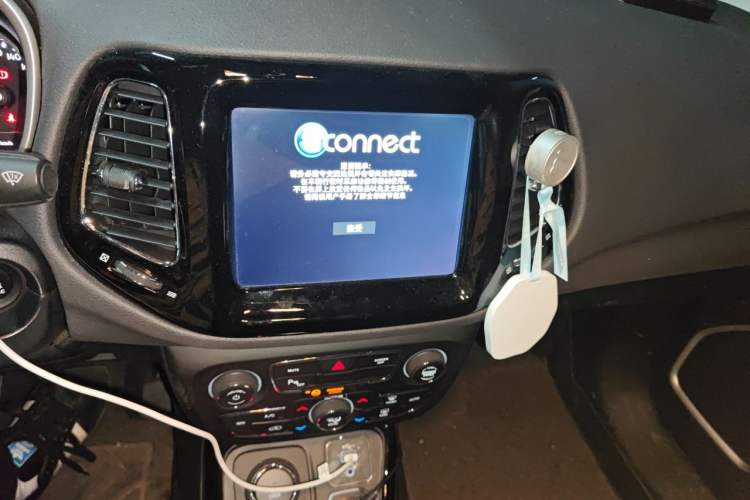 Used Jeep Compass 2019 220T Automatic Family Enjoyment Four-Wheel Drive Edition Audio And AC Panel