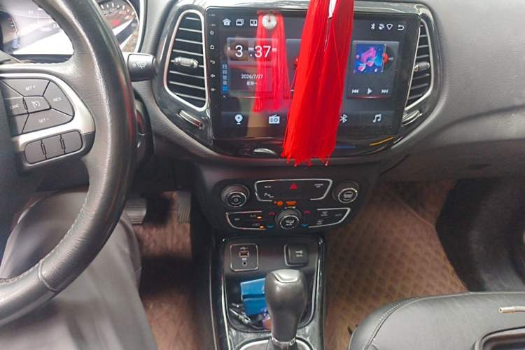 Used Jeep Compass 2019 220T Automatic Family Edition Audio And AC Panel