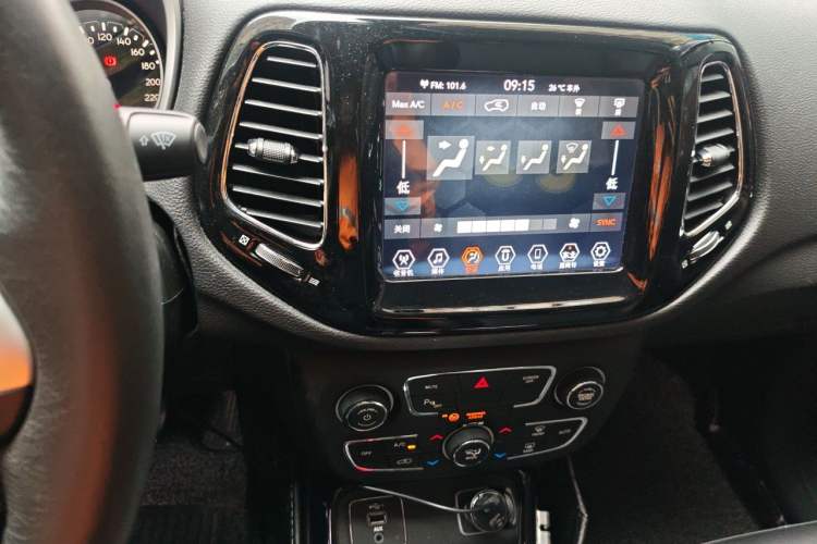 Used Jeep Compass 2019 220T Automatic Family Edition Audio And AC Panel