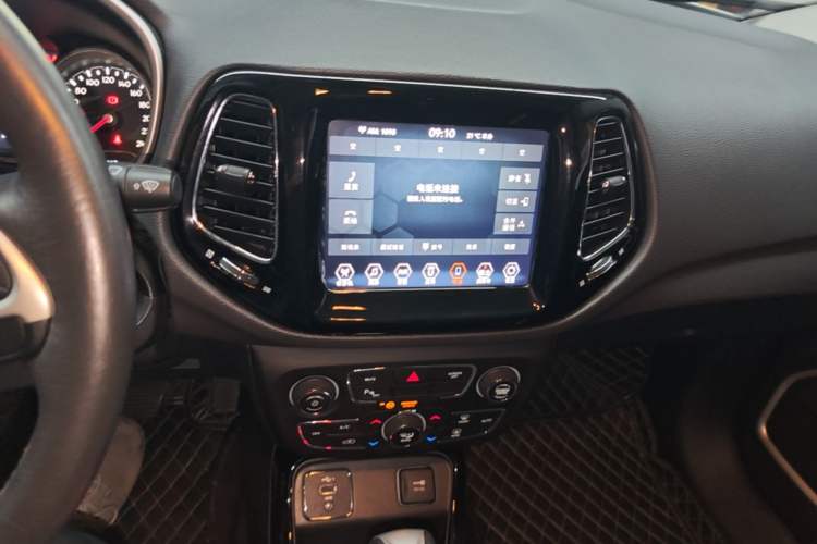 Used Jeep Compass 2019 220T Automatic Family Edition Audio And AC Panel