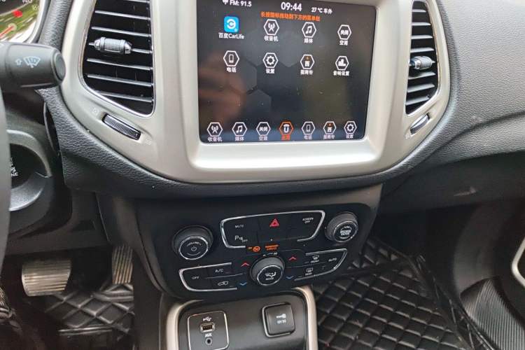 Used Jeep Compass 2019 200T Automatic Family Edition - Connected Large Screen Version Audio And AC Panel