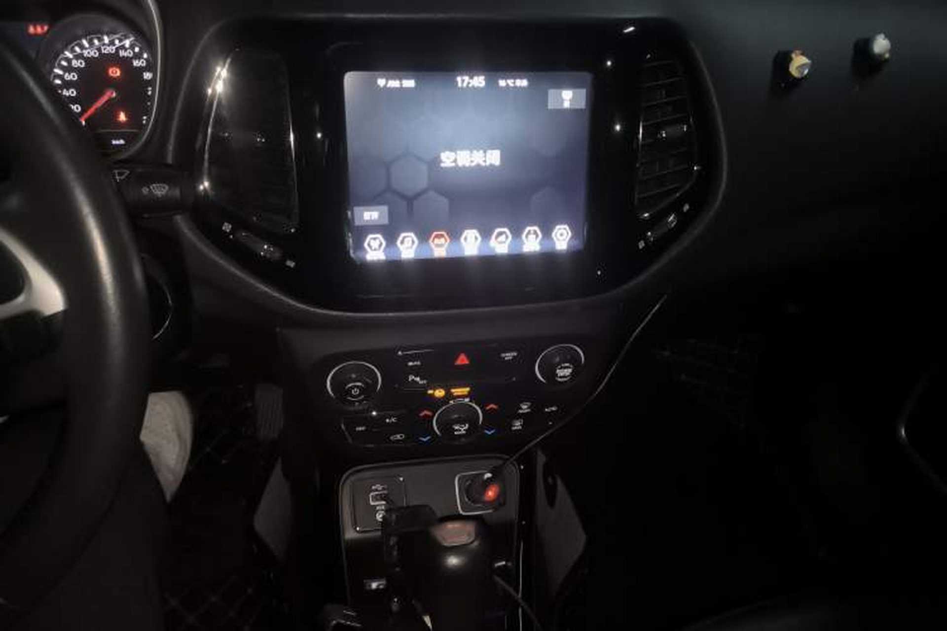 Used Jeep Compass 2019 220T Automatic Family Edition Audio And AC Panel