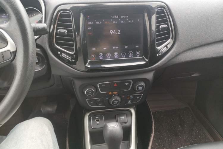 Used Jeep Compass 2019 220T Automatic Enjoyment Version
