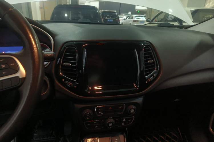 Used Jeep Compass 2019 220T Automatic Family Edition Audio And AC Panel