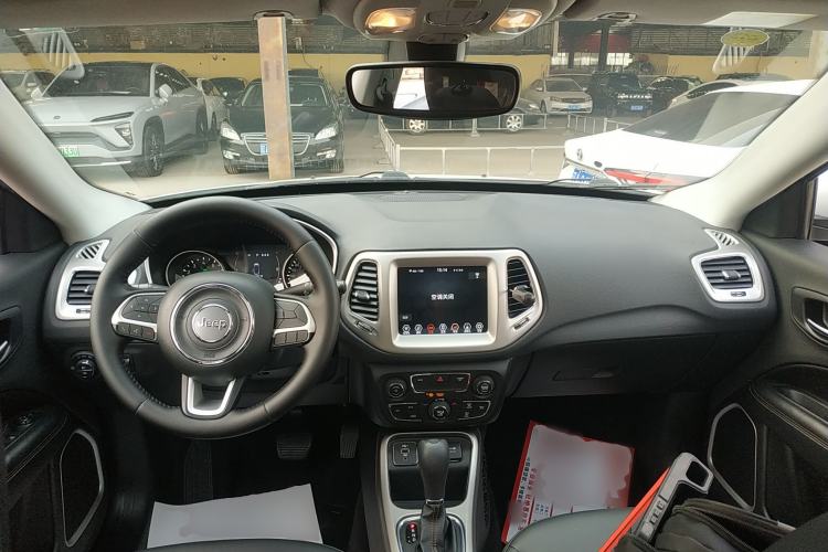 Used Jeep Compass 2019 220T Automatic Enjoyment Version Center Console