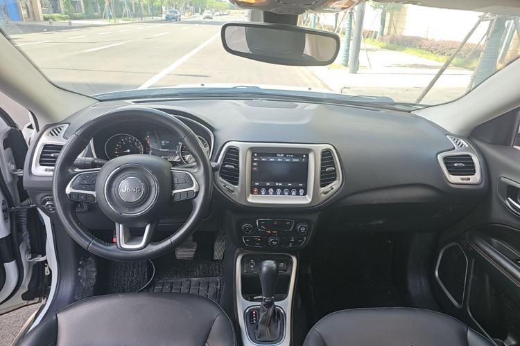 Used Jeep Compass 2019 200T Automatic Family Edition - Connected Large Screen Version Center Console