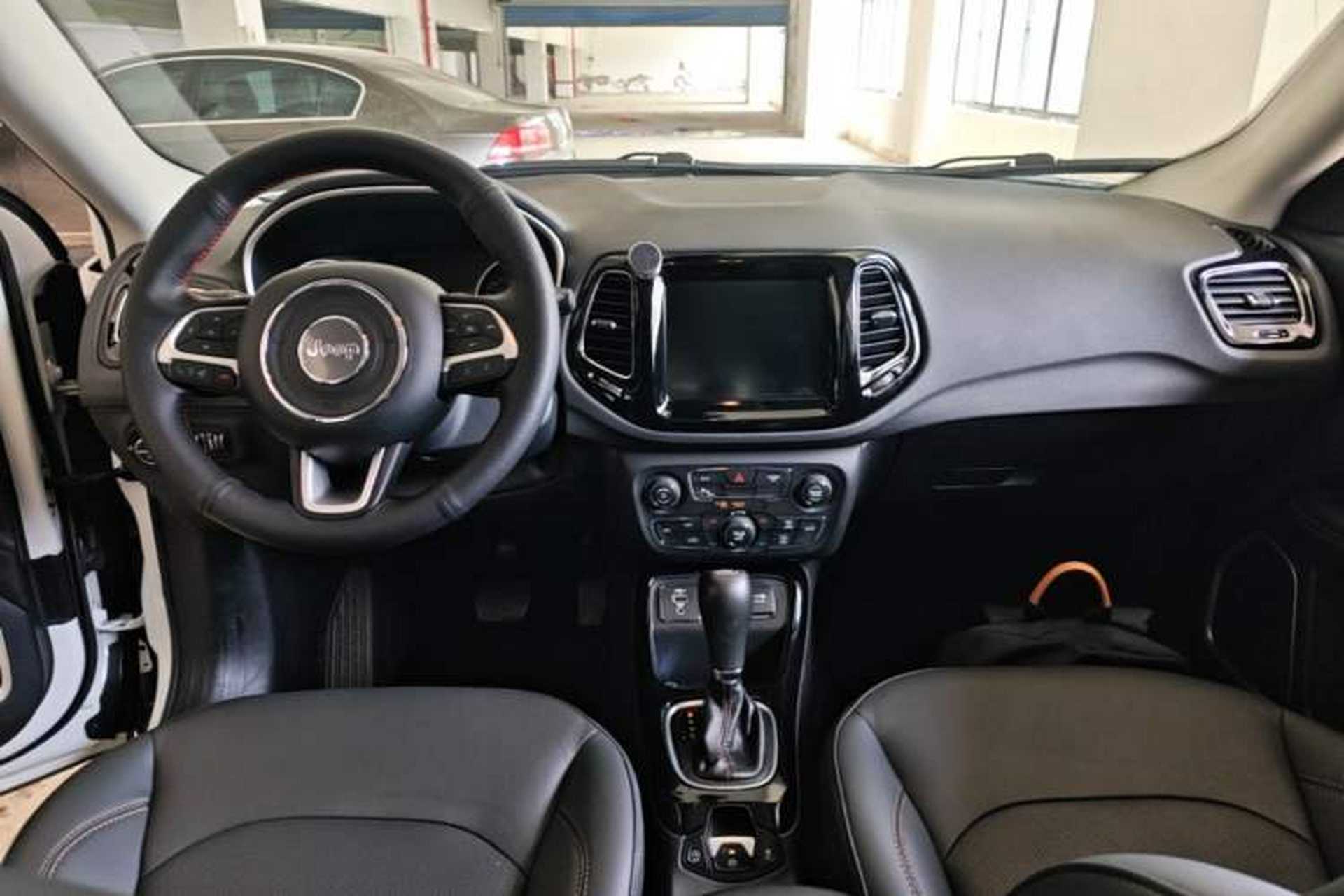 Used Jeep Compass 2019 220T Automatic Family Edition Center Console