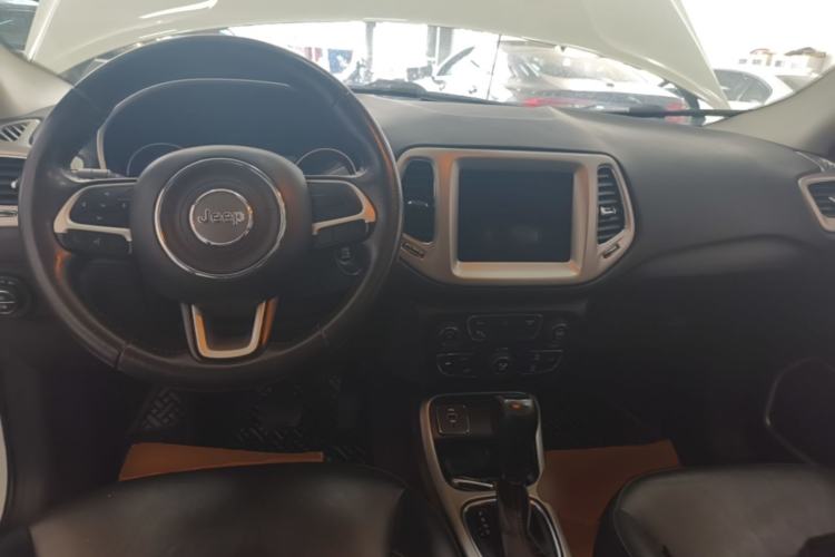 Used Jeep Compass 2019 200T Automatic Family Edition - Connected Large Screen Version Center Console