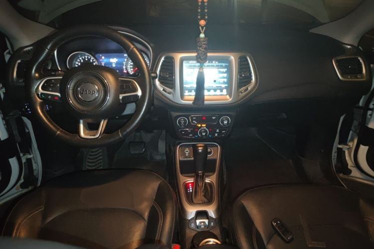 Used Jeep Compass 2019 200T Automatic Family Edition - Connected Large Screen Version Center Console