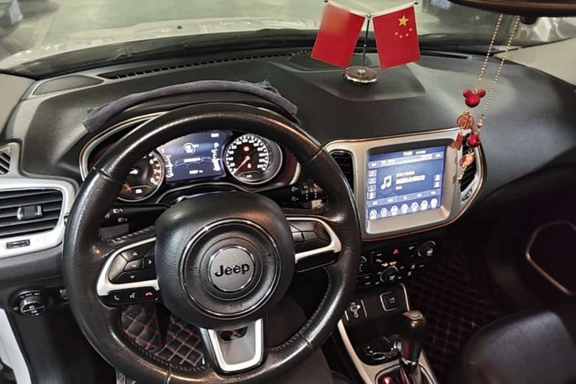 Used Jeep Compass 2019 200T Automatic Family Edition - Connected Large Screen Version Center Console