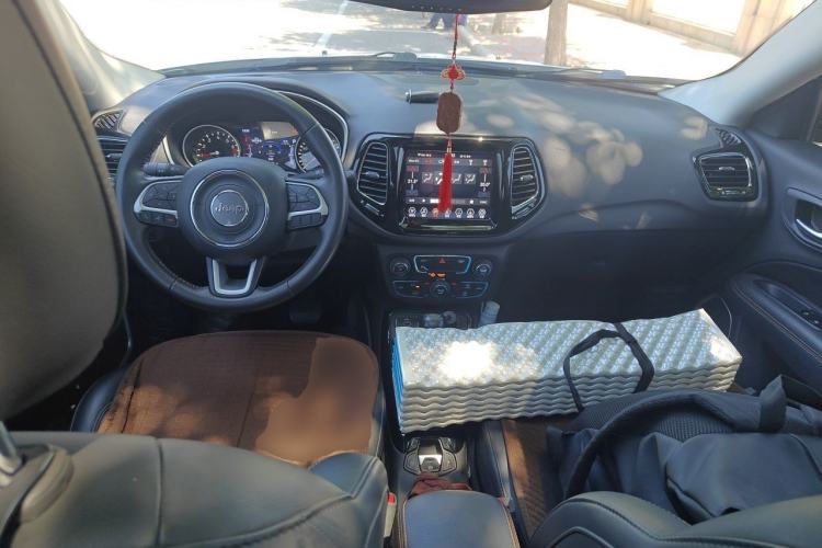 Used Jeep Compass 2019 220T Automatic Home Enjoy Cool Edition Center Console