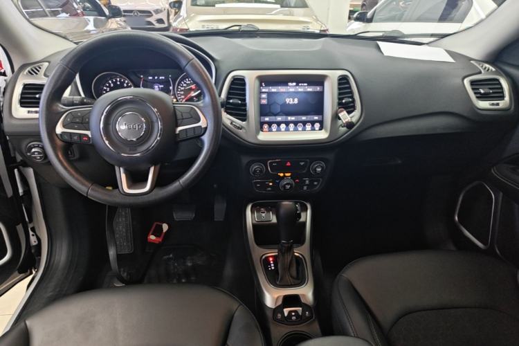 Used Jeep Compass 2019 220T Automatic Enjoyment Version Center Console