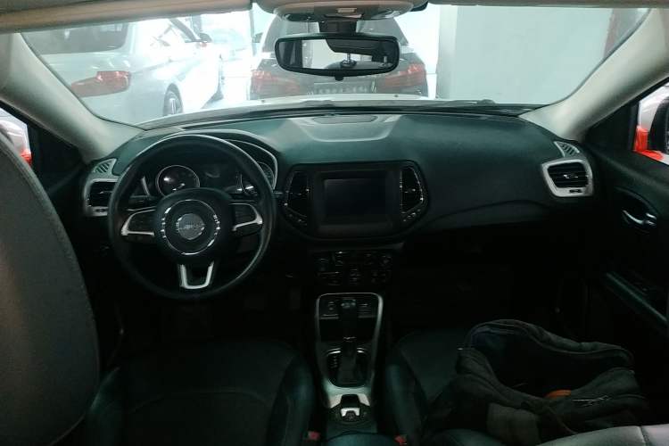 Used Jeep Compass 2019 200T Automatic Enjoyment - Connected Large Screen Version Center Console