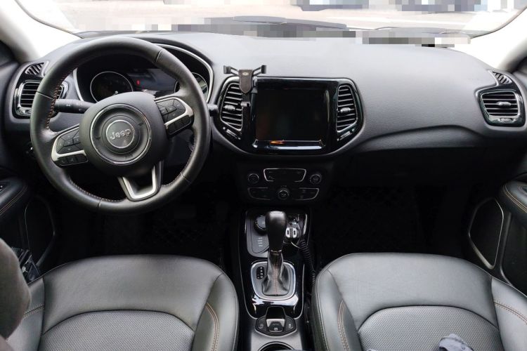Used Jeep Compass 2019 220T Automatic Family Enjoyment Four-Wheel Drive Edition Center Console