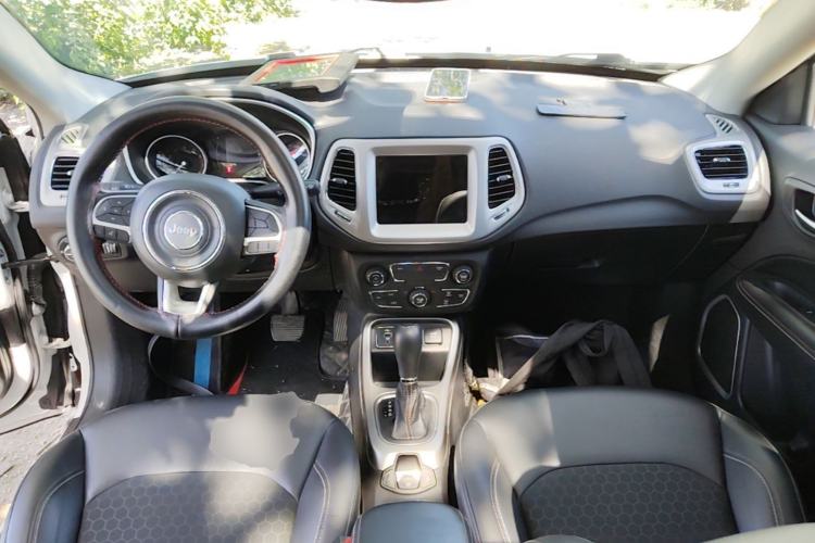 Used Jeep Compass 2019 220T Automatic Enjoyment Version Center Console