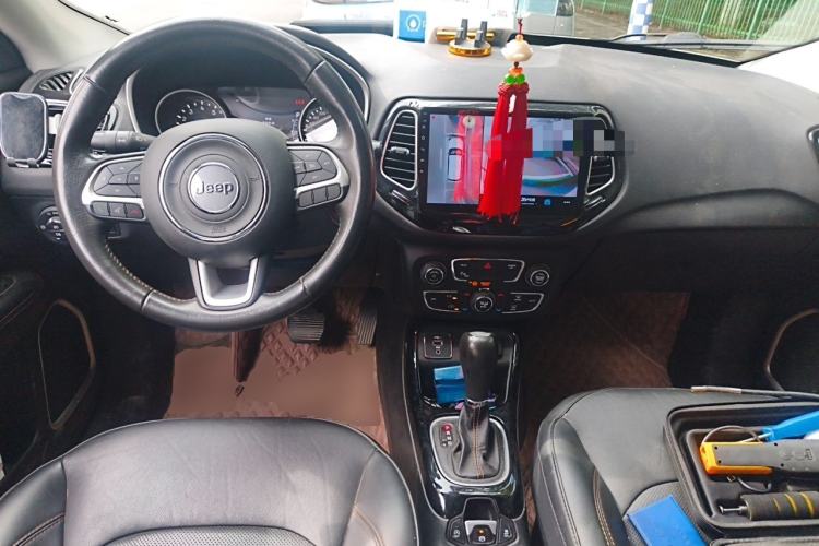 Used Jeep Compass 2019 220T Automatic Family Edition Center Console