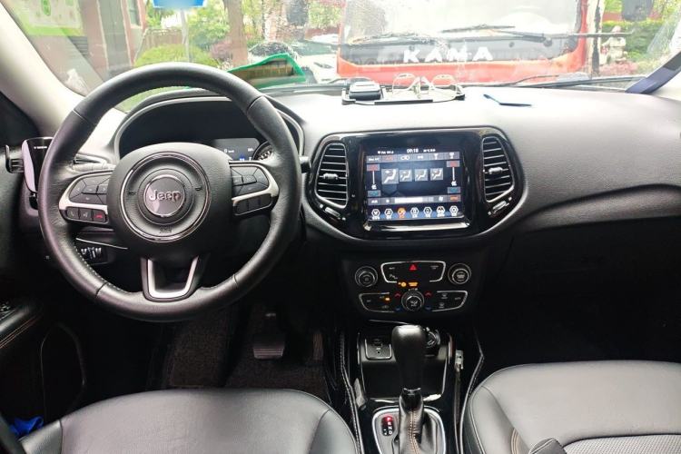 Used Jeep Compass 2019 220T Automatic Family Edition Center Console
