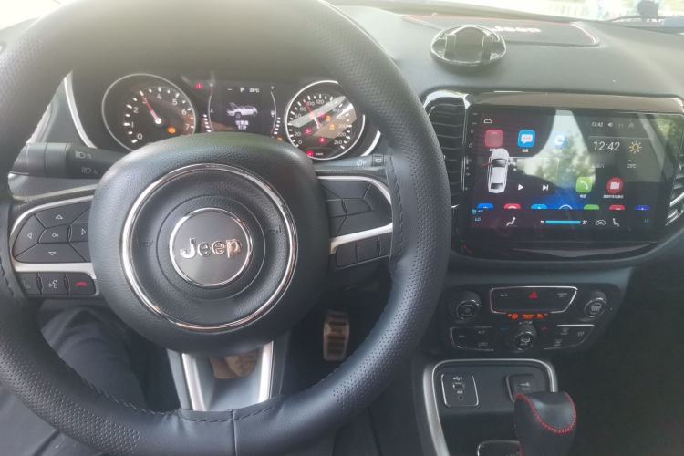 Used Jeep Compass 2019 220T Automatic Enjoyment Version Center Console