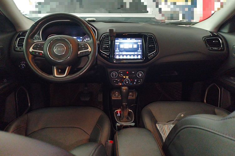 Used Jeep Compass 2019 220T Automatic Family Edition Center Console
