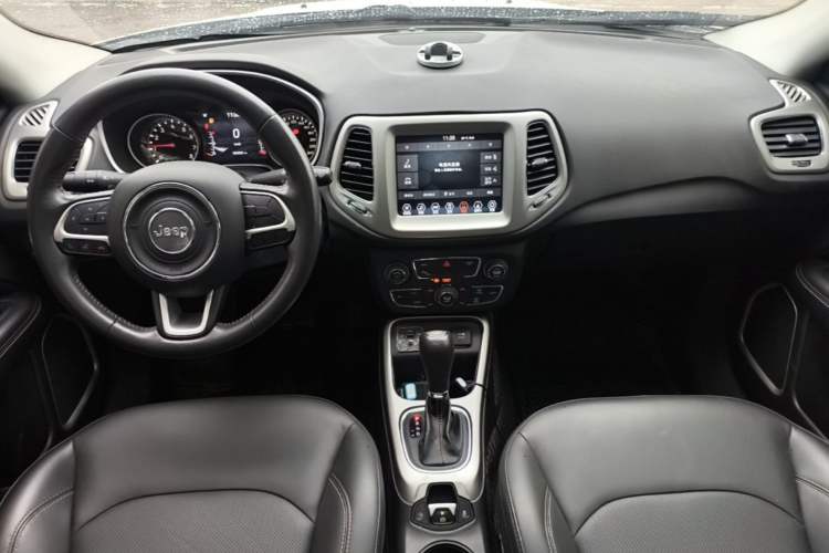 Used Jeep Compass 2019 200T Automatic Family Edition - Connected Large Screen Version Center Console