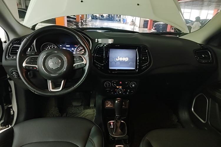 Used Jeep Compass 2019 220T Automatic Family Edition Center Console