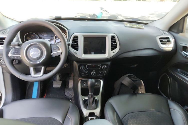 Used Jeep Compass 2019 220T Automatic Enjoyment Version Center Console
