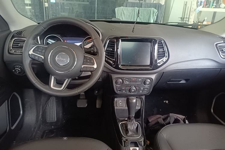 Used Jeep Compass 2019 220T Automatic Family Edition Center Console