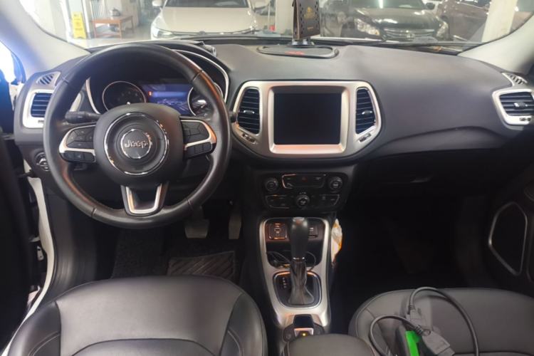 Used Jeep Compass 2019 200T Automatic Family Edition - Connected Large Screen Version Center Console