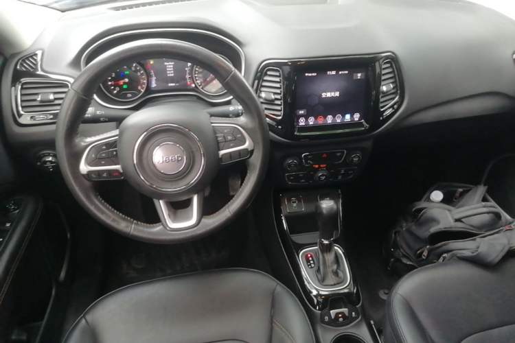 Used Jeep Compass 2019 220T Automatic Family Edition Center Console
