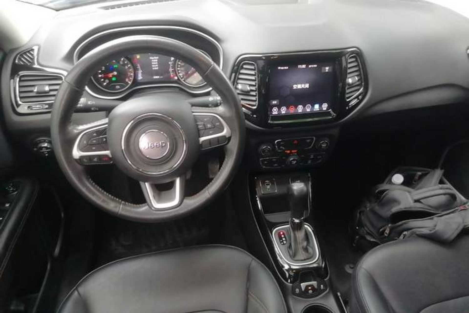 Used Jeep Compass 2019 220T Automatic Family Edition Center Console