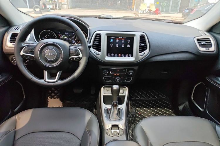 Used Jeep Compass 2019 200T Automatic Family Edition - Connected Large Screen Version Center Console
