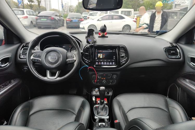 Used Jeep Compass 2019 220T Automatic Family Edition Center Console