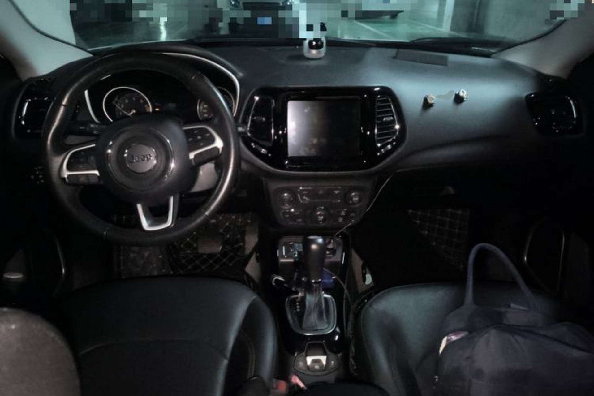 Used Jeep Compass 2019 220T Automatic Family Edition Center Console