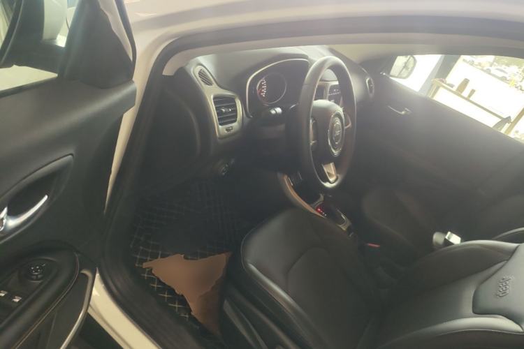 Used Jeep Compass 2019 200T Automatic Family Edition - Connected Large Screen Version Driver Seat