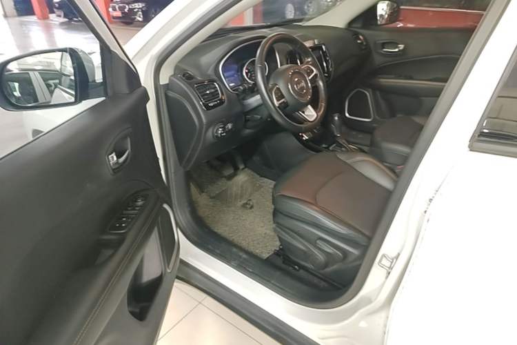 Used Jeep Compass 2019 220T Automatic Family Edition Driver Seat