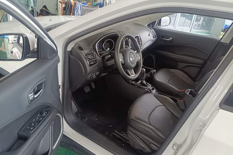 Used Jeep Compass 2019 220T Automatic Family Edition Driver Seat