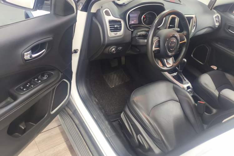 Used Jeep Compass 2019 200T Automatic Family Edition - Connected Large Screen Version Driver Seat