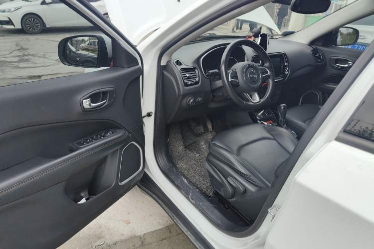 Used Jeep Compass 2019 220T Automatic Family Edition Driver Seat
