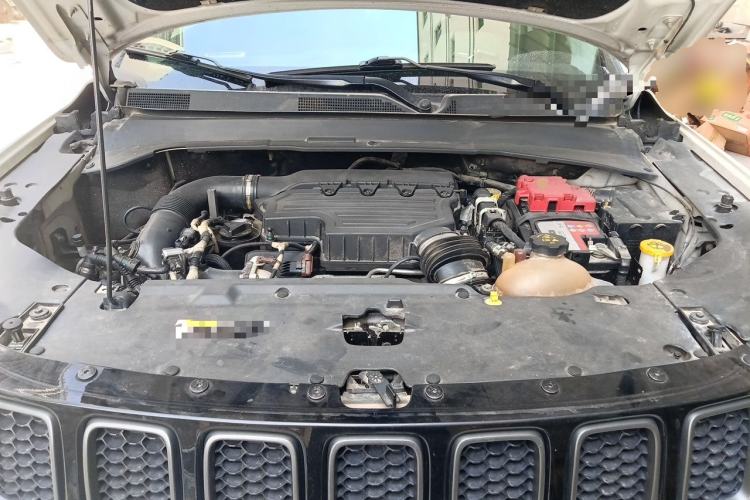 Used Jeep Compass 2019 220T Automatic Four-Wheel Drive High-Performance Flagship Edition Engine Bay