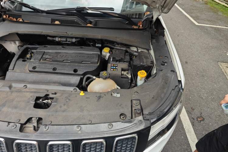 Used Jeep Compass 2019 200T Automatic Family Edition - Connected Large Screen Version Engine Bay Left
