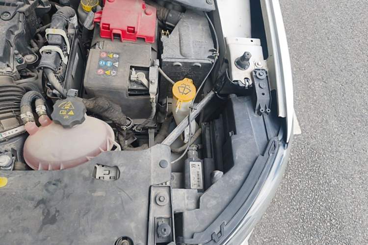 Used Jeep Compass 2019 220T Automatic Family Edition Engine Bay Left