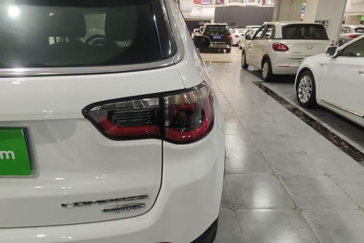 Used Jeep Compass 2019 220T Automatic Family Edition Exterior 3