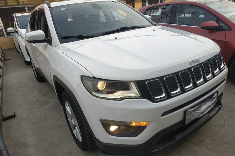 Used Jeep Compass 2019 220T Automatic Enjoyment Version Front Right 45 Deg