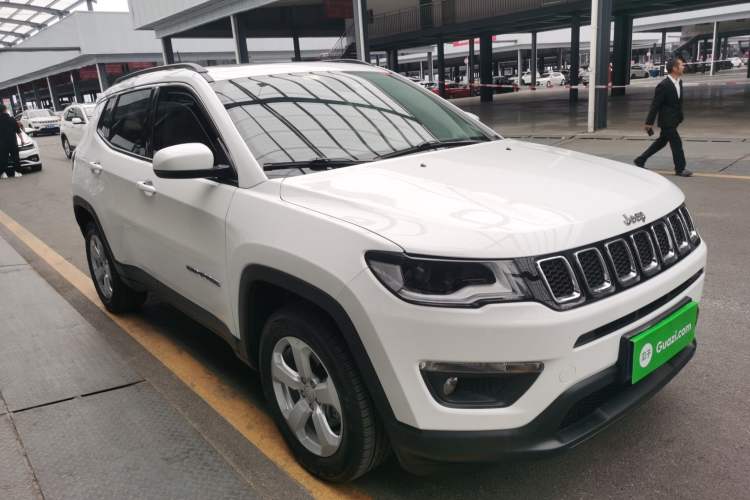 Used Jeep Compass 2019 220T Automatic Enjoyment Version Front Right 45 Deg